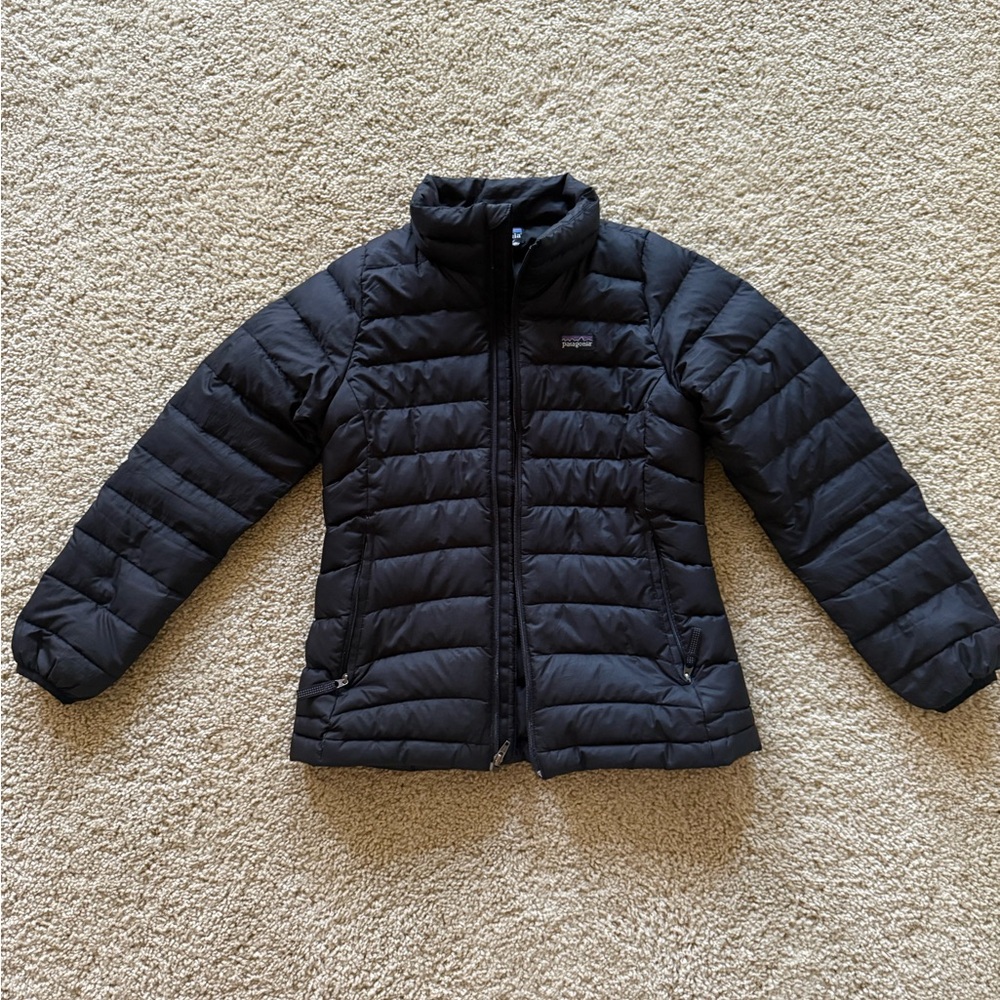 Patagonia Kids Black Puffer Jacket.                     Size M (8-10 years old)